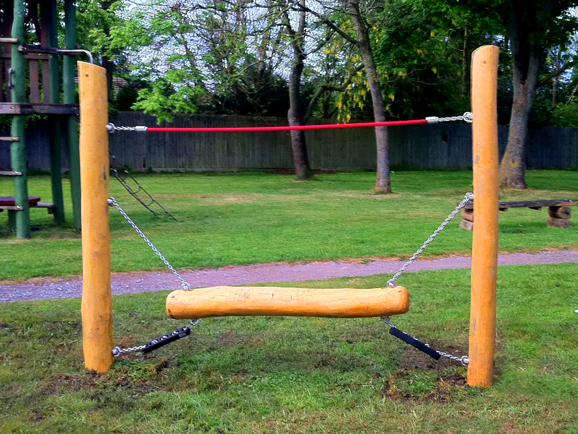 Floating Balancing Beam - 2.009 | The Children's Playground Company