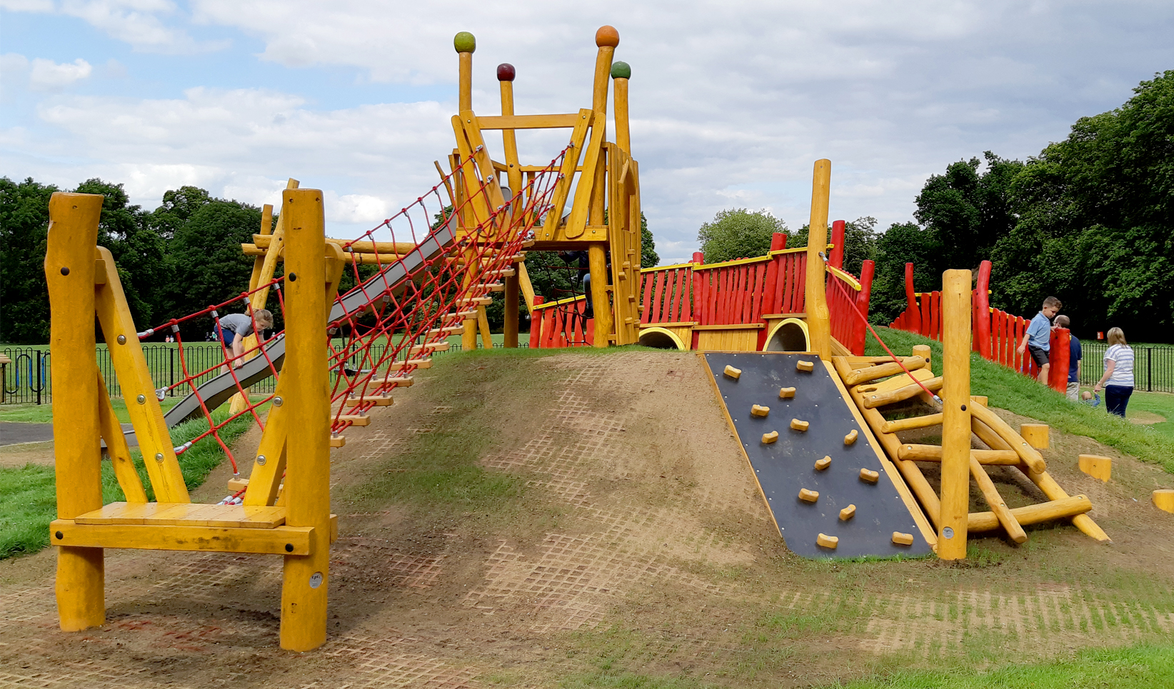 Leavesden Country Park | The Children's Playground Company